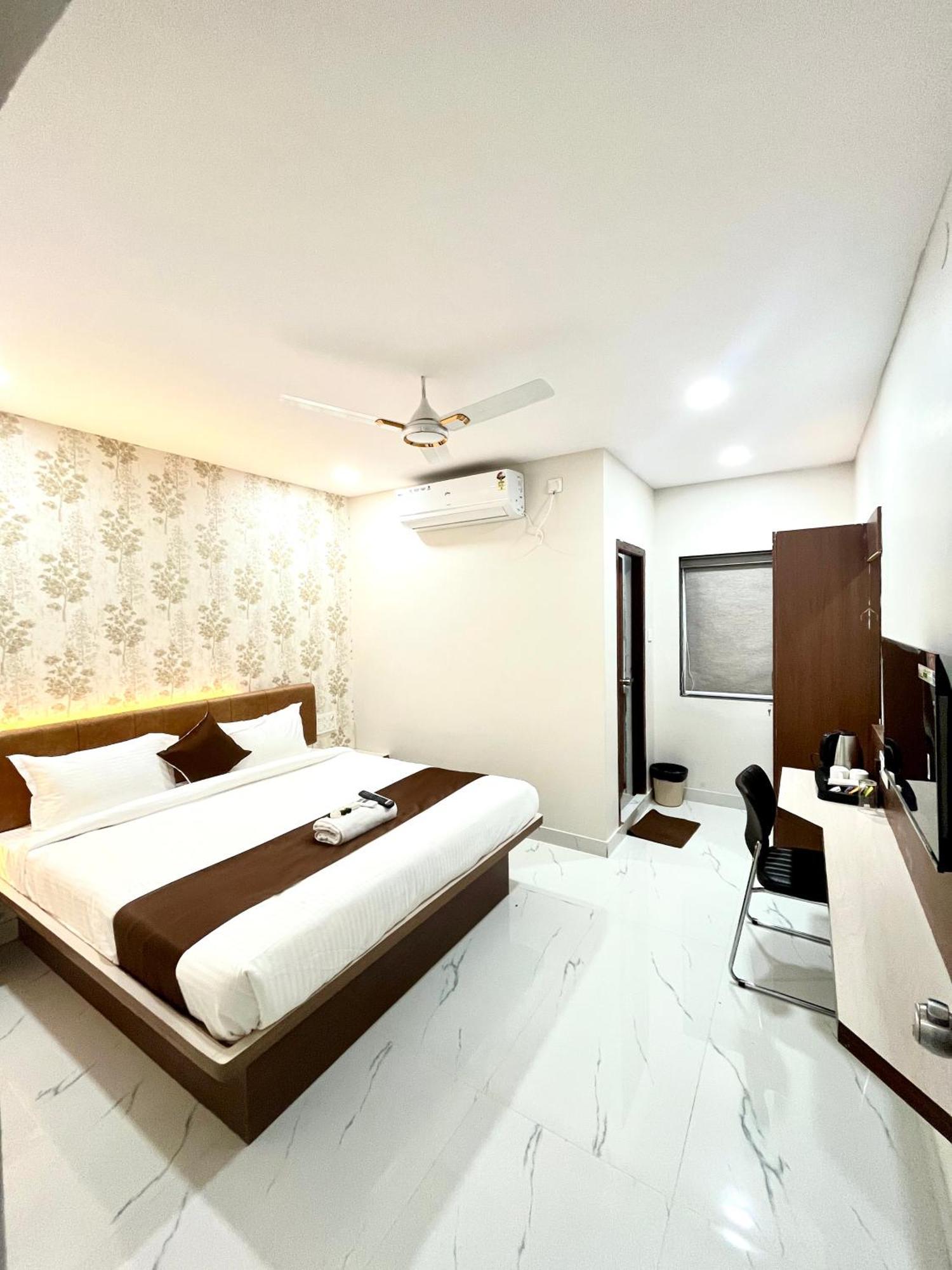 Hotel Mithra Grand Hyderabad Exterior photo
