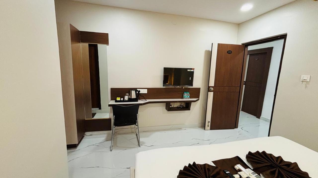 Hotel Mithra Grand Hyderabad Exterior photo