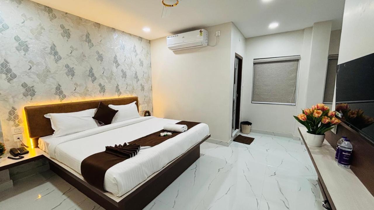 Hotel Mithra Grand Hyderabad Exterior photo
